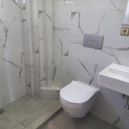 Sandra's Luxury