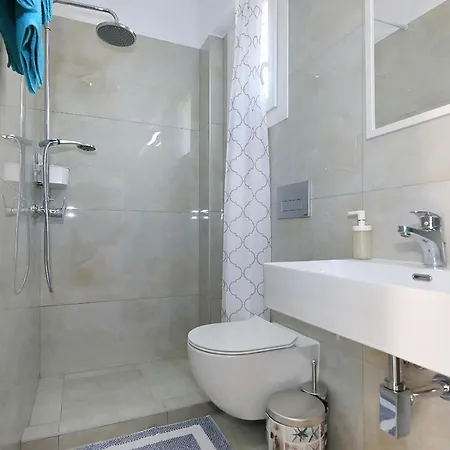 Sandra's Luxury *