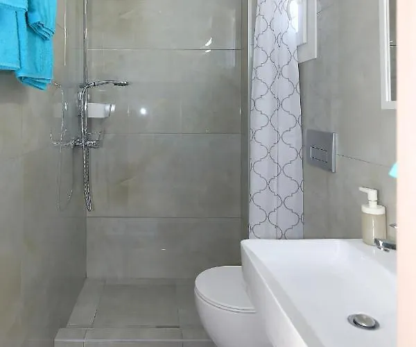 Sandra's Luxury
